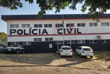 Homem morre ap�s troca de tiros com a PM durante fuga com moto roubada em Pirapozinho