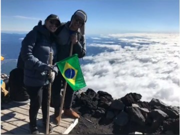 Rinopolense e namorado escalam Monte Fuji, o ponto mais alto do Jap�o