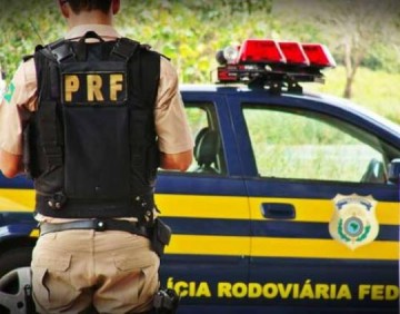 Veiculo invade preferencial e � colhido por Scania em Parapu�