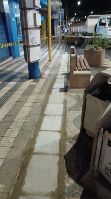 V�DEO: Prefeitura interdita o tr�nsito para troca de grelhas na Av. Brasil