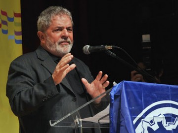 Famlia de Lula orienta polticos a adiarem visitas