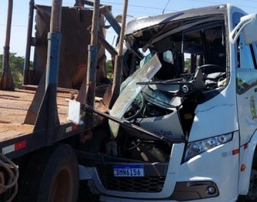 Acidente na SP-294 com �nibus da prefeitura deixa pacientes de Osvaldo Cruz feridos