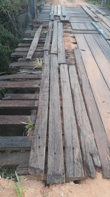 Prefeitura de Parapu� come�a a reparar ponte que ia cair no Bairro Negrinha