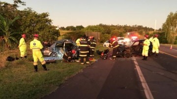 Acidente faz uma v�tima fatal de Osvaldo Cruz e deixa feridos na SP-294, divisa entre Adamantina e Fl�rida Paulista