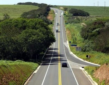 Bragato confirma que Governo do Estado vai duplicar a SP-294 entre Parapu� e Panorama