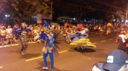 Escola Mulata Dengosa far desfile na Avenida Brasil (Foto: Arquivo)