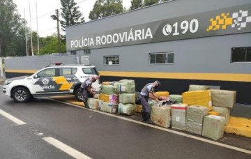 Pol�cia Rodovi�ria apreende cerca de 10 mil �culos e 2 mil ess�ncias de narguil� sem nota fiscal