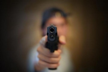 Homem  morto a tiros ao pegar o filho no colo em Araatuba