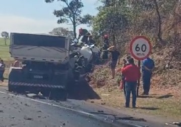 Acidente grave pr�ximo ao Posto Trabuco mata uma pessoa