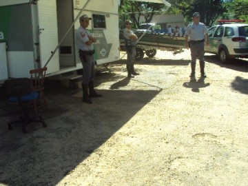 Pol�cia Ambiental monta base no Salto Botelho