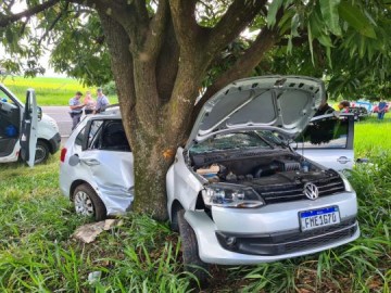 Acidente mata duas pessoas pr�ximo ao Posto de Iacri na SP-294