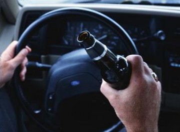 Projeto cria cadastro de motoristas alcoolizados e agrava pena  infrao