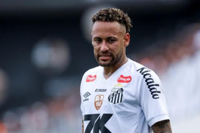 Neymar admite chance de se aposentar: 'N�o sei o que vai acontecer'