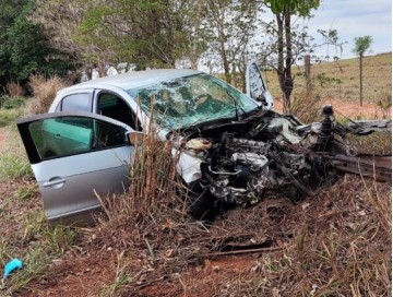 Acidente grave entre Rin�polis e Piacatu deixa uma pessoa gravemente ferida