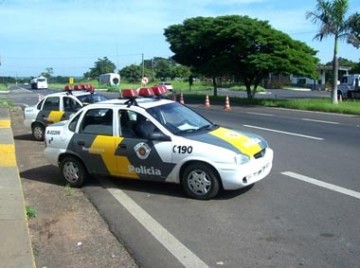 Mulher morre atropelada em rodovia de Junqueir�polis