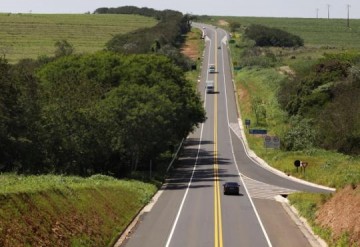 Rodovi�ria registra capotamento em In�bia Paulista