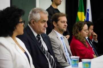 V�DEO: OAB e Faculdades Reges entregam carteiras profissionais a novos advogados