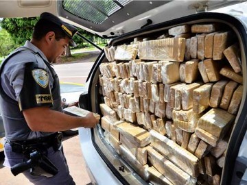 Pol�cia apreende 574 quilos de maconha na regi�o de Ara�atuba