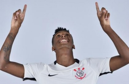 Com nova personalidade, J assumiu papel de protagonista no Corinthians (Foto: Marcos Ribolli)