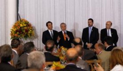O presidente Michel Temer falar em jantar com deputados da base aliada para apresentar o novo texto da reforma da Previdncia.Foto: Marcos Corra/PR