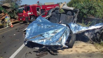 Acidente entre carro e caminh�o mata mulher de 27 anos moradora em Adamantina