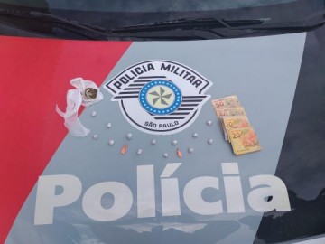 Pol�cia Militar de Osvaldo Cruz prende traficante com crack, coca�na e maconha na Vila Esperan�a