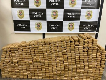 Pol�cia Civil apreende 518 tabletes de maconha na SP-425 em Parapu�