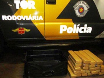 Pol�cia apreende mais de 21 kg de maconha em Presidente Epit�cio