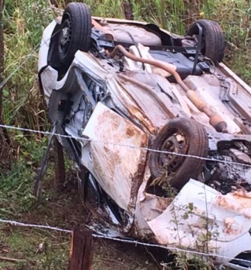 Homem � arremessado de ve�culo e fica gravemente ferido ap�s capotamento na SP-270