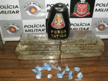 Nervosismo 'denuncia' passageiro, que acaba preso por tr�fico