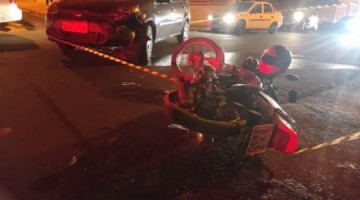 Homem fica gravemente ferido em acidente envolvendo carro e moto no bairro Jardim das Bandeiras