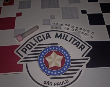 Policias Militares prendem traficante na Vila Santa Helena na sexta-feira, 24