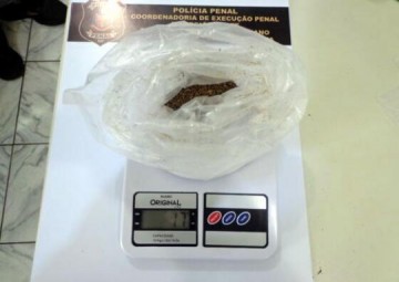 Mulher � presa ao tentar ingressar com drogas no pres�dio de Fl�rida Paulista