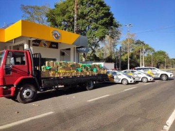 Pol�cia Rodovi�ria apreende homem de 51 anos com uma tonelada de maconha
