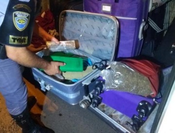 Com malas 'recheadas' de maconha e skank, adolescente � apreendida por tr�fico em Presidente Epit�cio