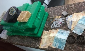 Policia Rodovi�ria apreende mais de 20 quilos de maconha na SP-294 em Tup�, dois foram presos