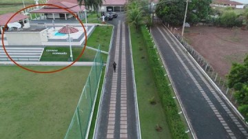 Sindicalista preso em opera��o da PF tem casa com 'est�dio' particular e escultura gigante que faz men��o a apelido