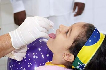 Ministrio da Sade prorroga vacinao contra a poliomielite at o dia 10