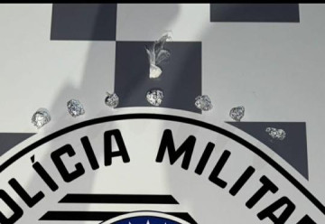 PM prende homem por tr�fico de drogas escondidas sob p� de lim�o em Adamantina