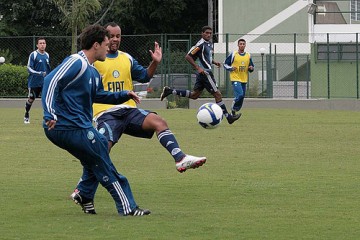 Interino Parraga muda Palmeiras e ensaia time com novatos
