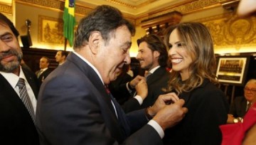 Ju�za Ruth Duarte Menegatti recebe Medalha Regente Feij� na sede do TJSP