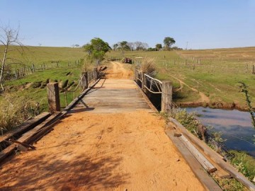 Prefeituras de Osvaldo Cruz e Parapu� recuperam segunda ponte em uma semana na zona rural