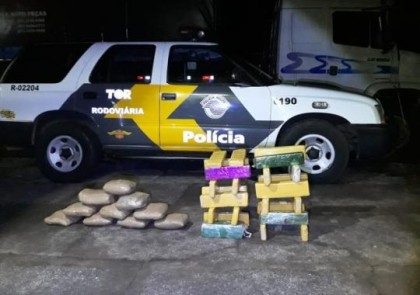 Drogas foram apreendidas em Mirante do Paranapanema (Foto: Polcia Rodoviria/Cedida)