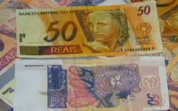 Homem � preso com notas falsas em Mar�lia