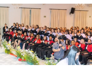 Como foi a formatura de turmas de Administra��o, Ci�ncias Cont�beis, Direito e Pedagogia da Reges de Osvaldo Cruz