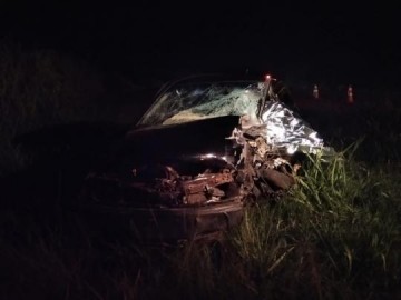 Homem morre ap�s batida entre carro e caminh�o na Rodovia Assis Chateaubriand entre Parapu� e Rin�polis