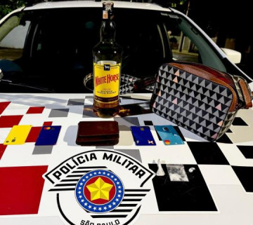 Dois jovens s�o presos por furto em resid�ncia ap�s usar cart�o da v�tima em Adamantina