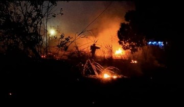 Inc�ndio em Parapu� d� trabalho aos Bombeiros de Osvaldo Cruz pr�ximo da via de acesso