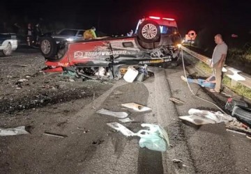 Duas pessoas morrem e cinco ficam feridas em engavetamento de seis ve�culos em Mar�lia