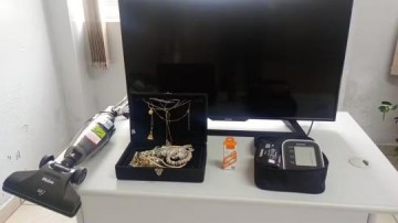 Cachorro late ao ver homem invadindo casa vizinha e suspeito � preso por furto na Vila Marcondes